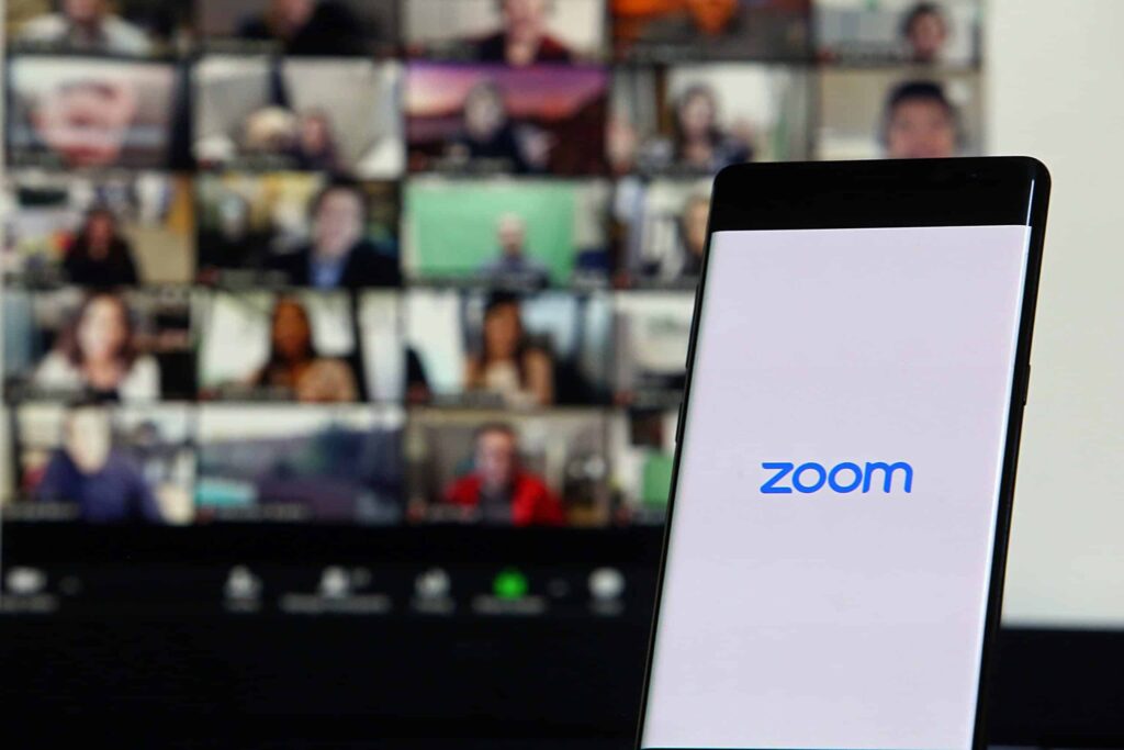 Image en vedette pour  Le boom de Zoom : comment l’entreprise technologique peut-elle continuer à prospérer dans un monde post-COVID-19 ?